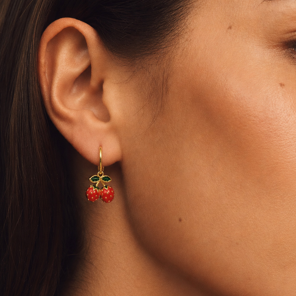 Pendientes colgantes de fresa esmaltados enchapados en Oro 18k