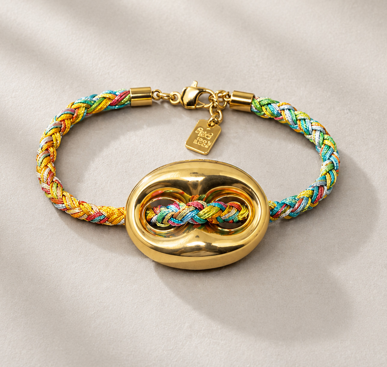 Pulsera Eslabón Enchapado Oro 18k con cordón.