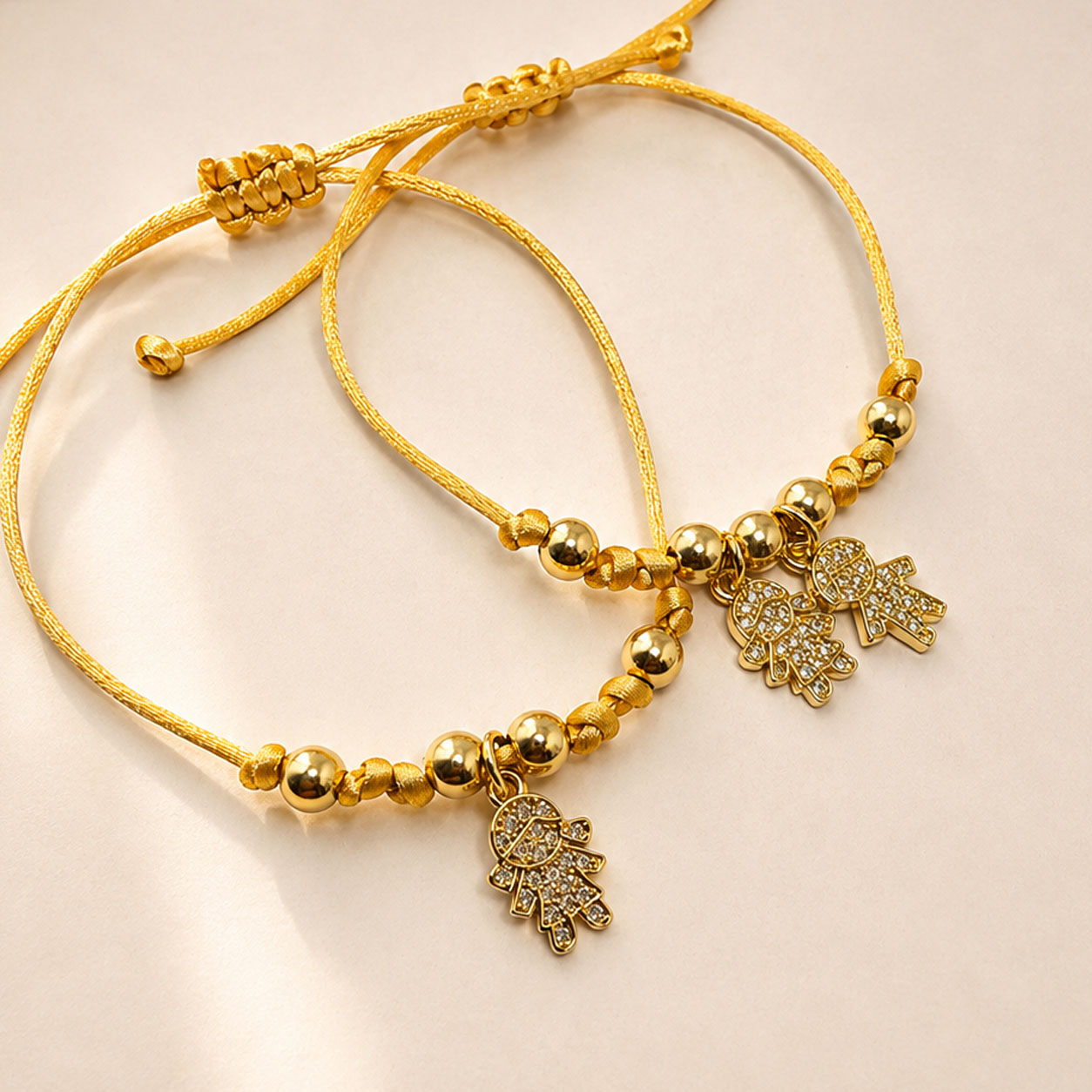 Pulsera Personalizada Hijos Enchapada en Oro real 18k y Cordón Dorado