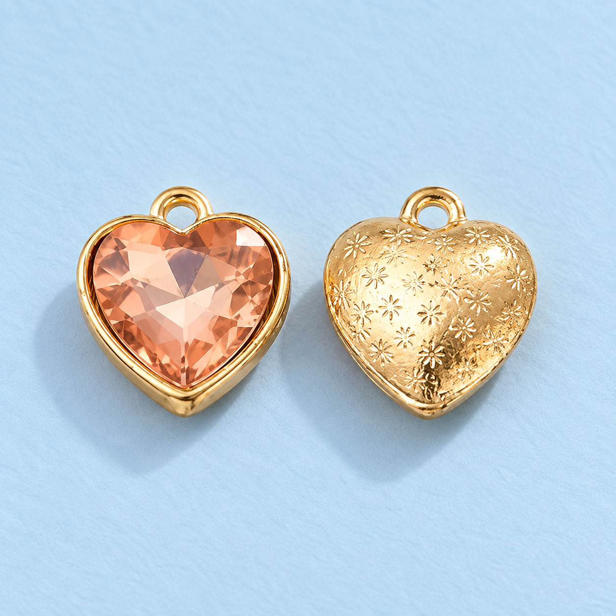 Dije Corazón Dorado Arena Marrón