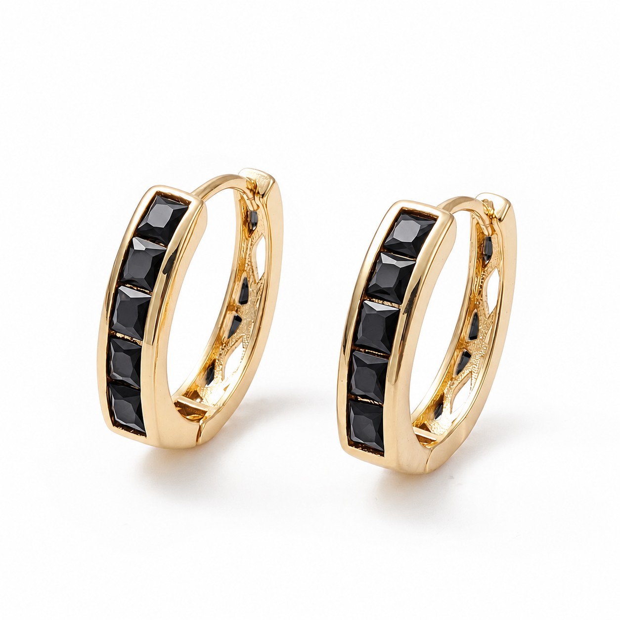 Aros Argolla con Cubic Zirconia Negro Baño de Oro 18k